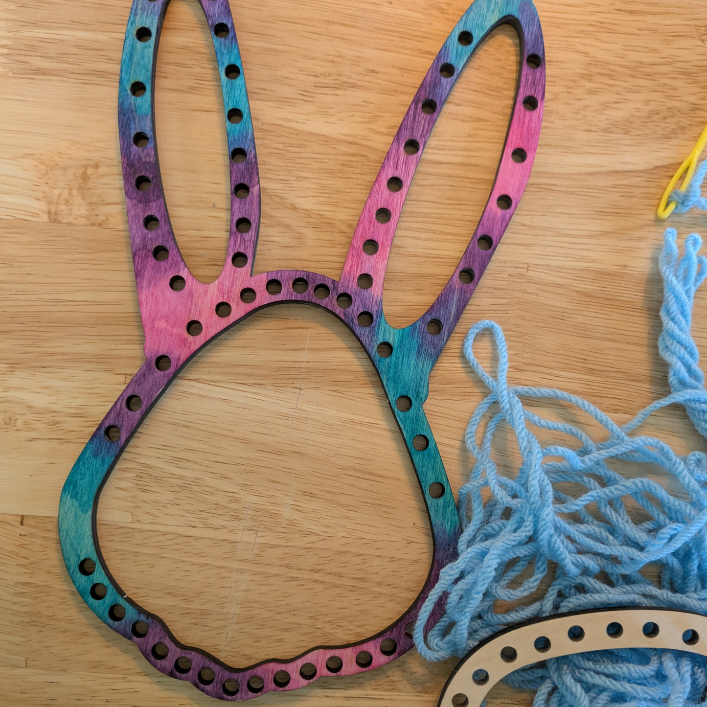 An example of the rabbit loom colored, which you can do as it is wood.