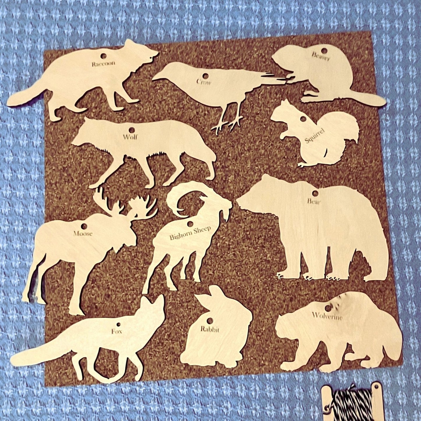 The animal shapes in this kit without markers or paint.